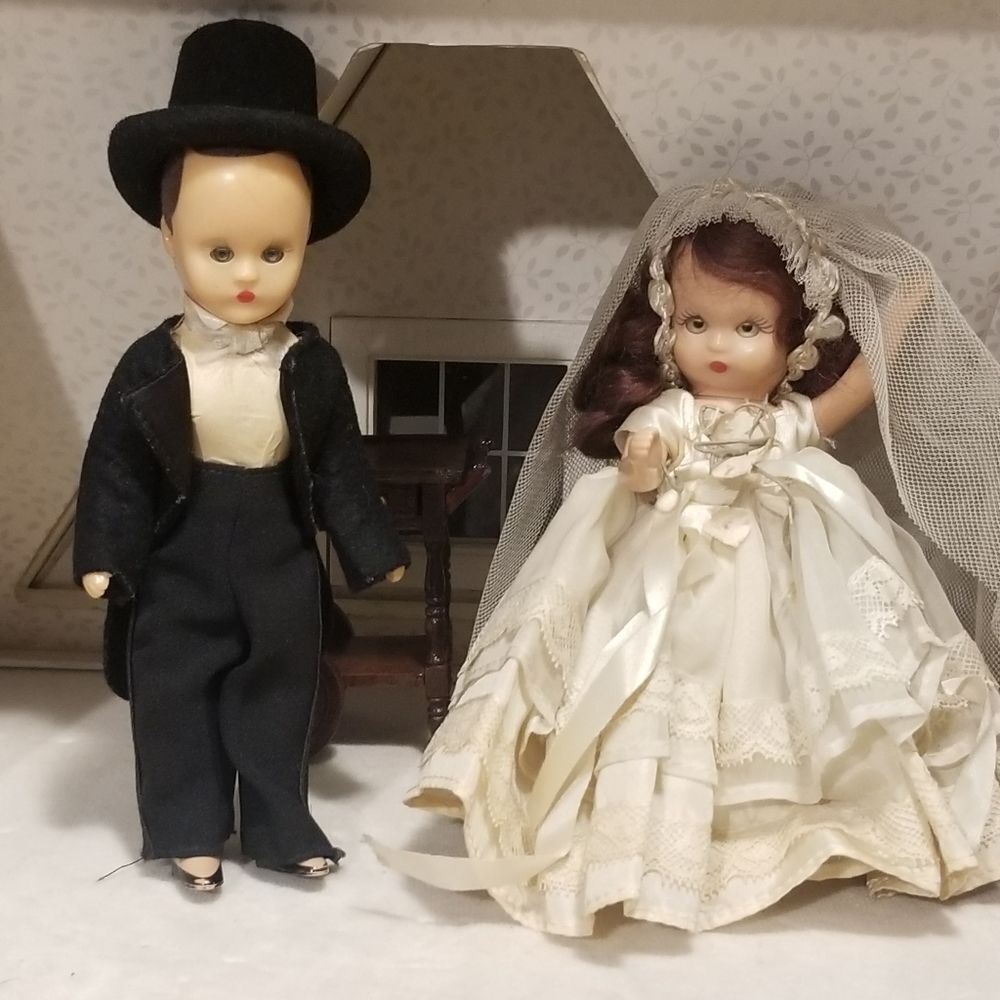 Storybook Dolls Collectible Vintage Wedding Couple Set of 2 Bride and Groom